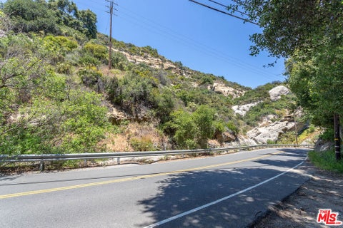 Photo of 996 Old Topanga, Topanga, CA 90290 (MLS # 26996517)