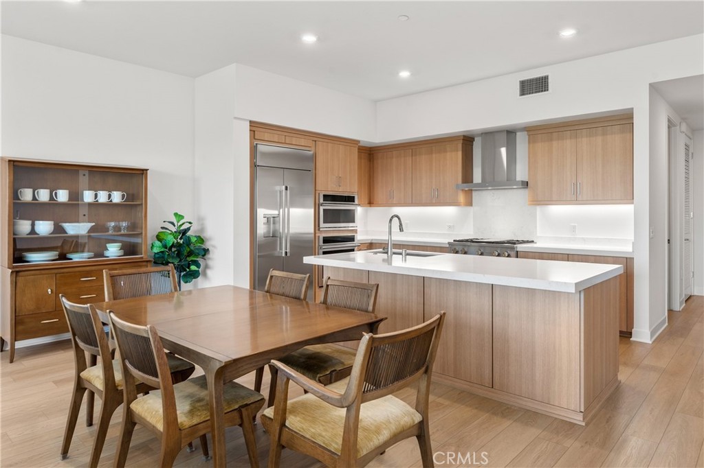 3502 Rivington