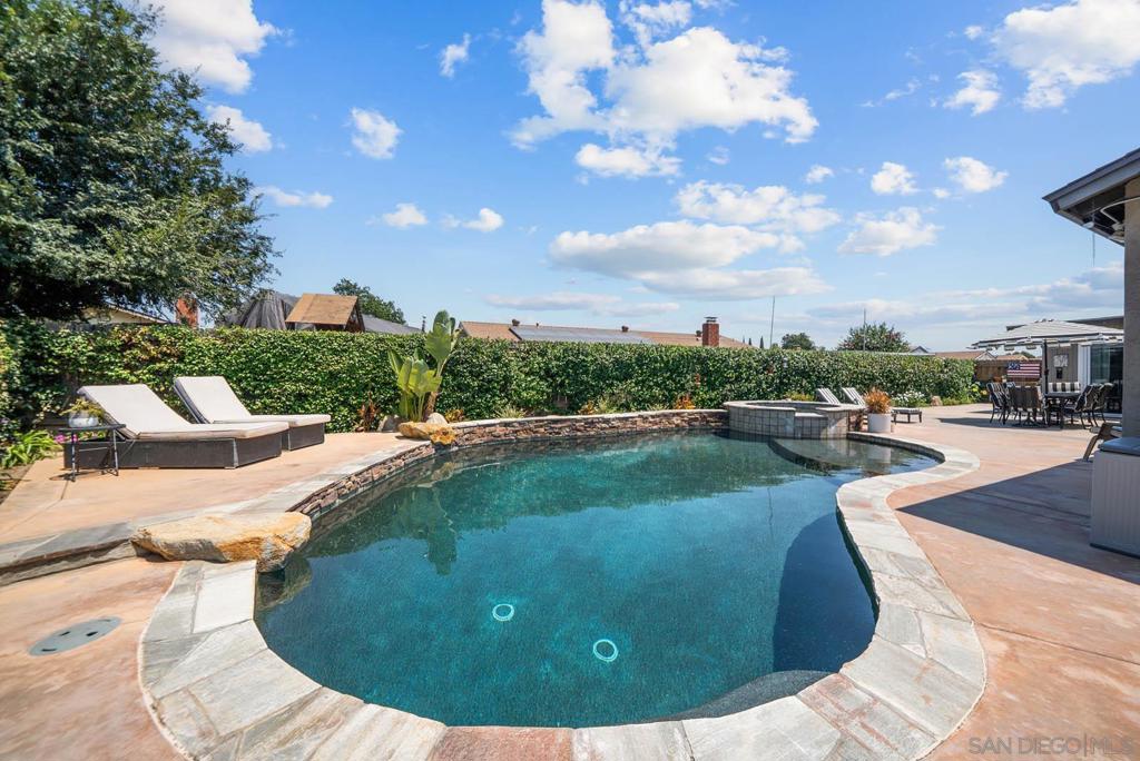 10263 Avenida Real