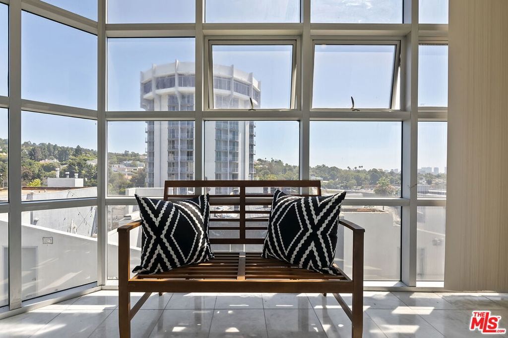 Photo of 171 N Church Lane #619, Los Angeles, CA 90049 (MLS # 25572597)