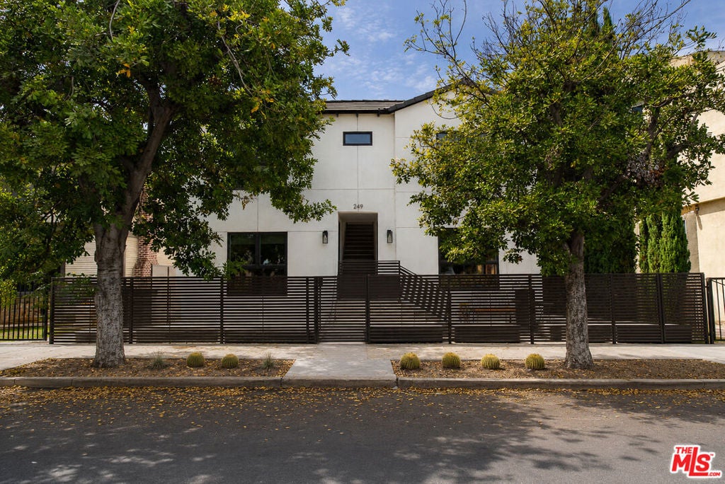249 N Bonnie Brea Street