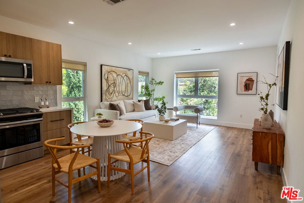 249 N Bonnie Brea Street 4, Los Angeles CA 90026