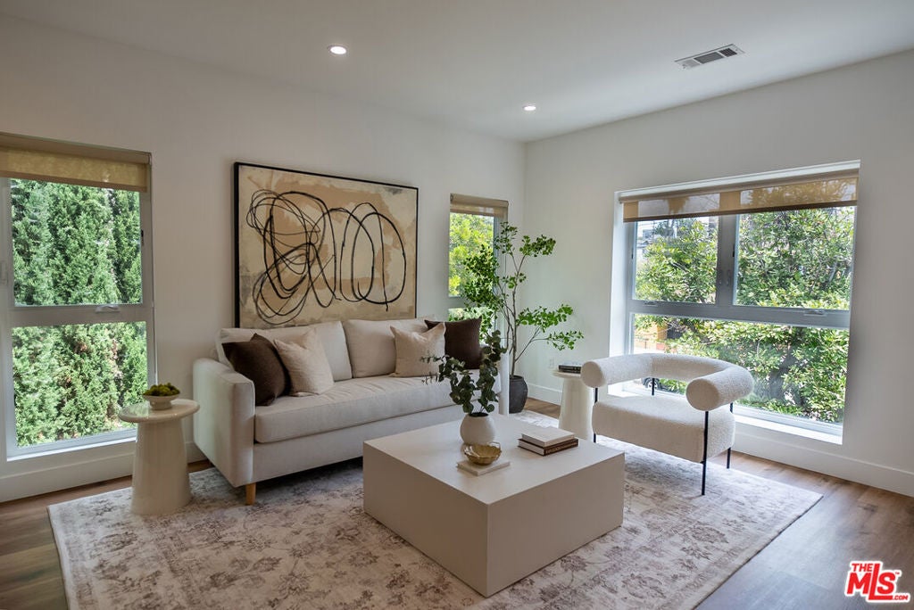 249 N Bonnie Brea Street 4