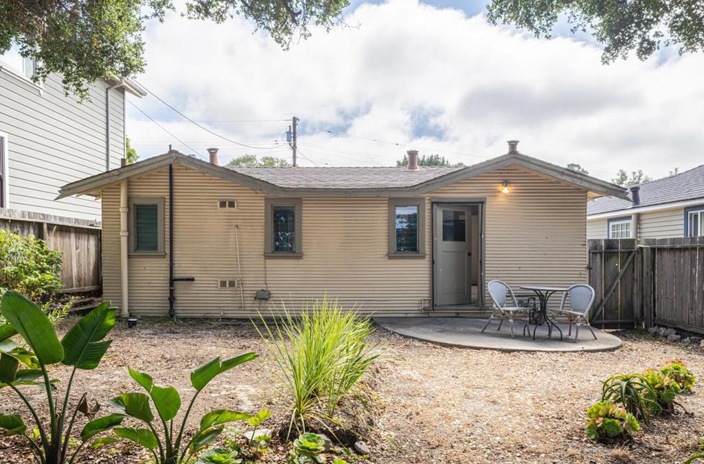 414 Sinex Avenue