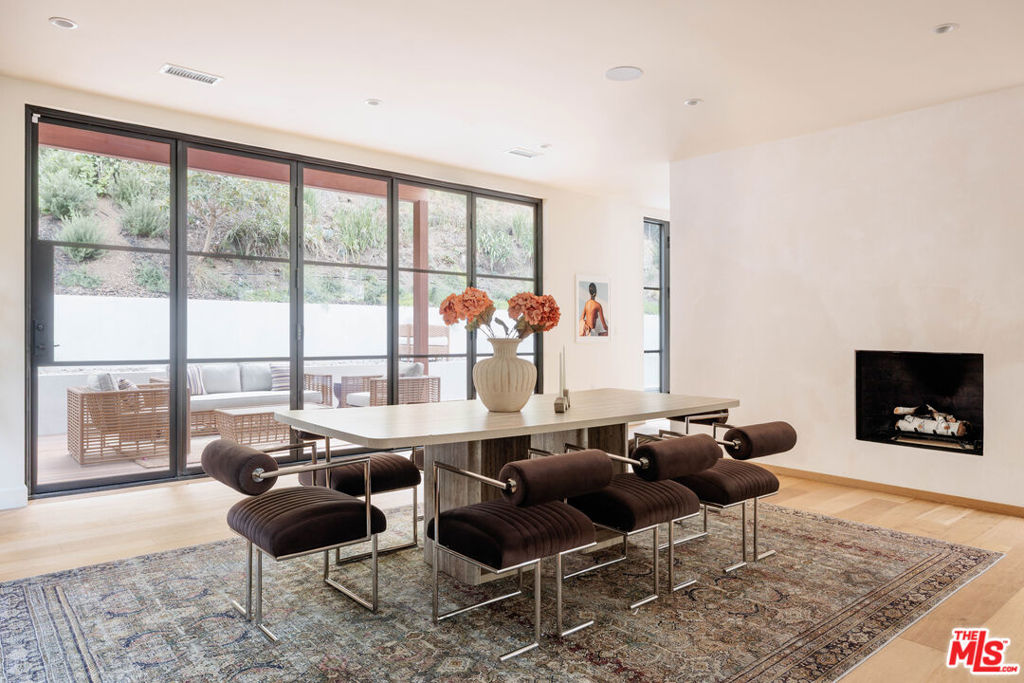 1937 N Beverly Drive