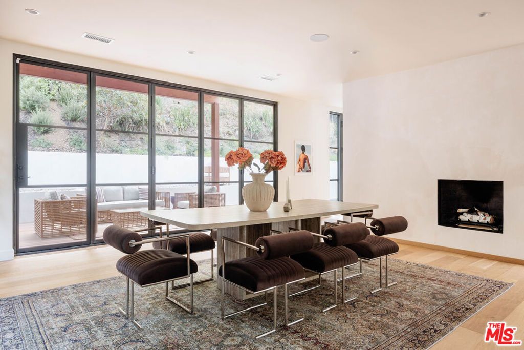 Photo of 1937 N Beverly Drive, Beverly Hills, CA 90210 (MLS # 26656967)