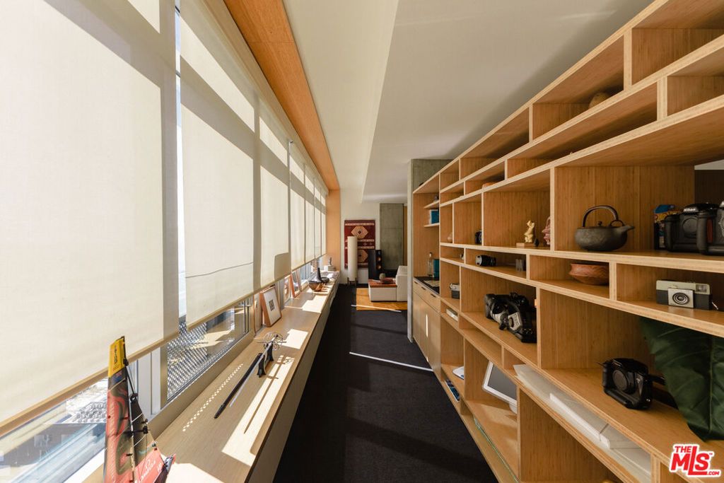 Photo of 1155 S Grand Avenue #2107, Los Angeles, CA 90015 (MLS # 26672437)