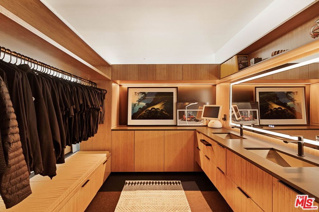 Photo of 1155 S Grand Avenue #2107, Los Angeles, CA 90015 (MLS # 26672437)