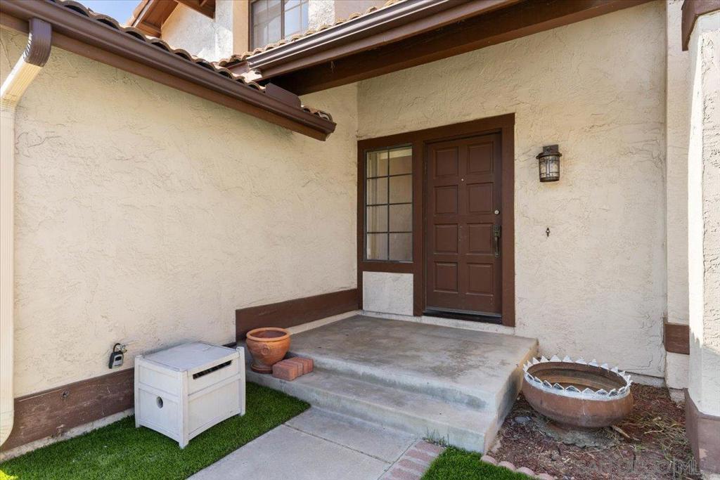 1057 Paseo Del Norte