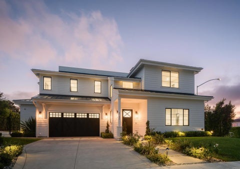 Photo of 5102 Gordon Ln Ave, San Diego, CA 92109 (MLS # NDP2609458)