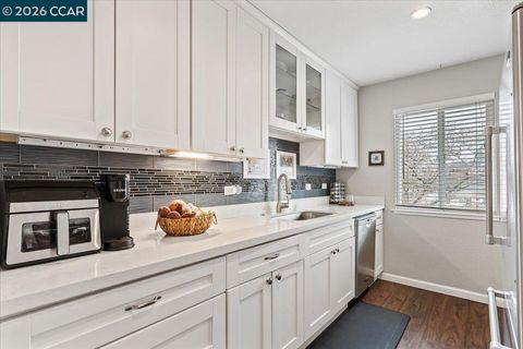 Photo of 2180 Geary Rd Rd #18, Pleasant Hill, CA 94523 (MLS # 41121977)