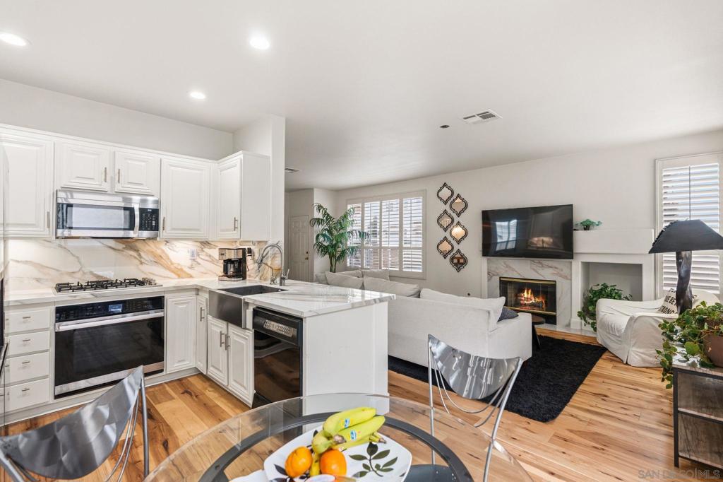 5572 Renaissance Ave. 3