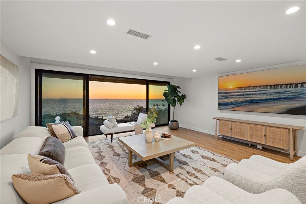 Photo of 37 Blue Lagoon, Laguna Beach, CA 92651 (MLS # LG26062004)