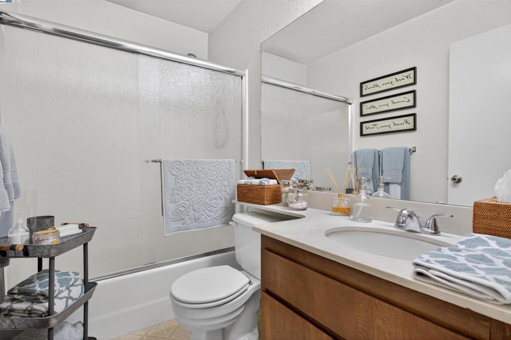 PLEASANTON VLG - Residential