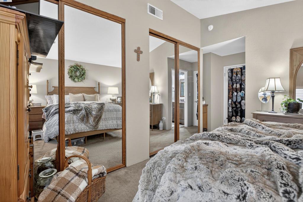 PLEASANTON VLG - Residential