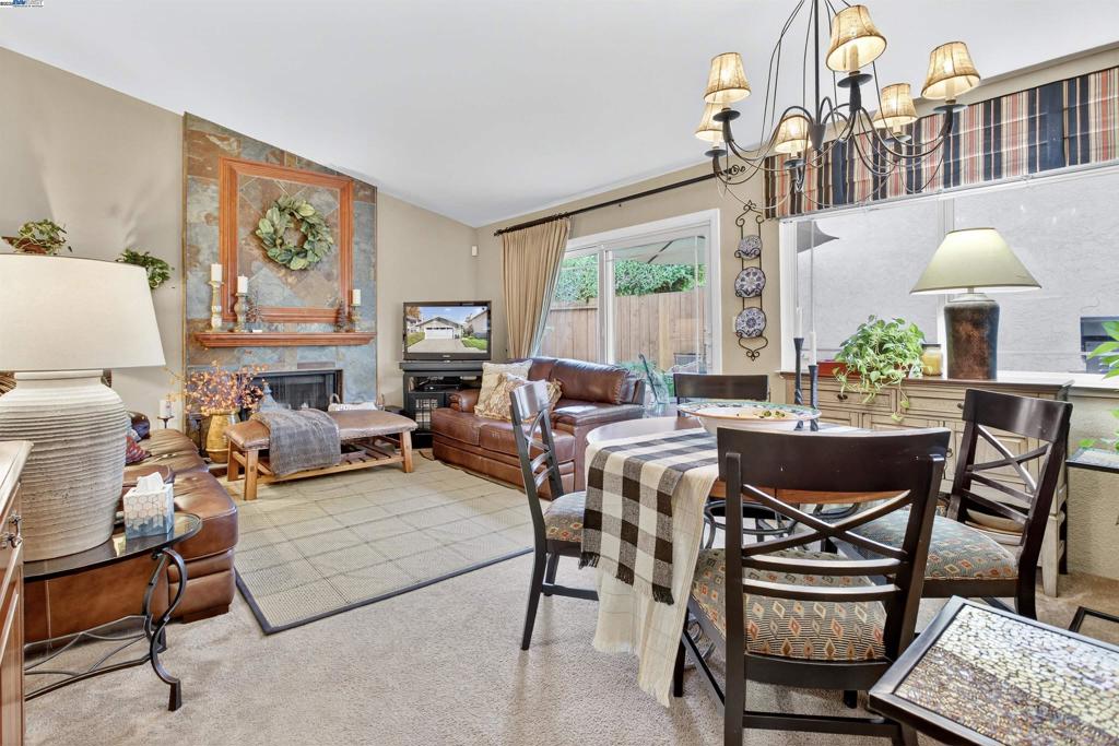 PLEASANTON VLG - Residential