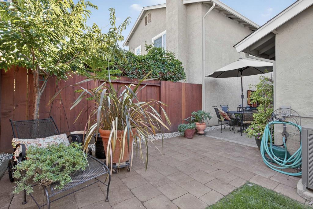 PLEASANTON VLG - Residential