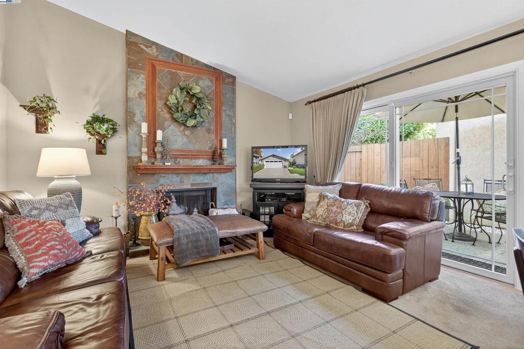 PLEASANTON VLG - Residential