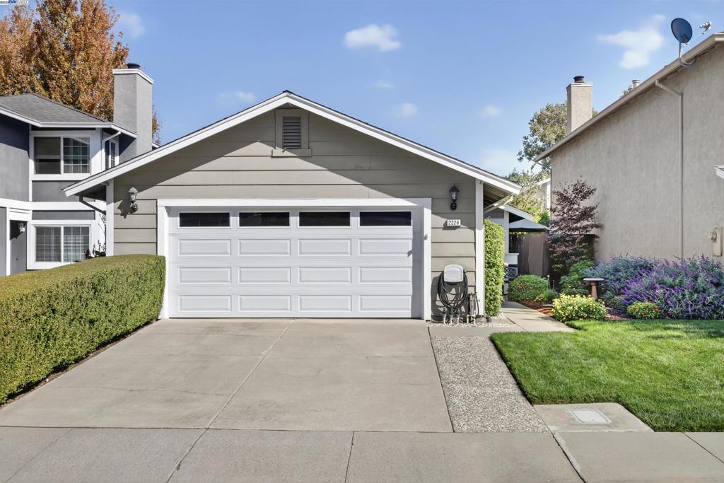 PLEASANTON VLG - Residential