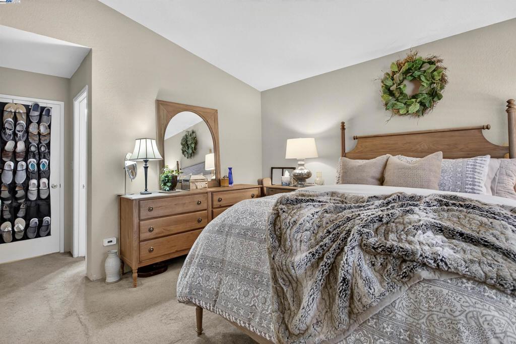 PLEASANTON VLG - Residential