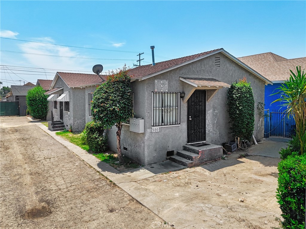 Unlock the potential of rare multi-family gem - a beautiful maintained TRIPLEX paired with two brand new, fully permitted Accessory Dwelling Units (ADU'S) offering a total of 5 units in high demand area with a CAP RATE of 8.1% One of the units will be delivered VACANT !!!!!!!
