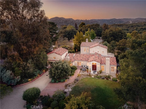 Photo of 21149 Entrada Road, Topanga, CA 90290 (MLS # SR26225010)
