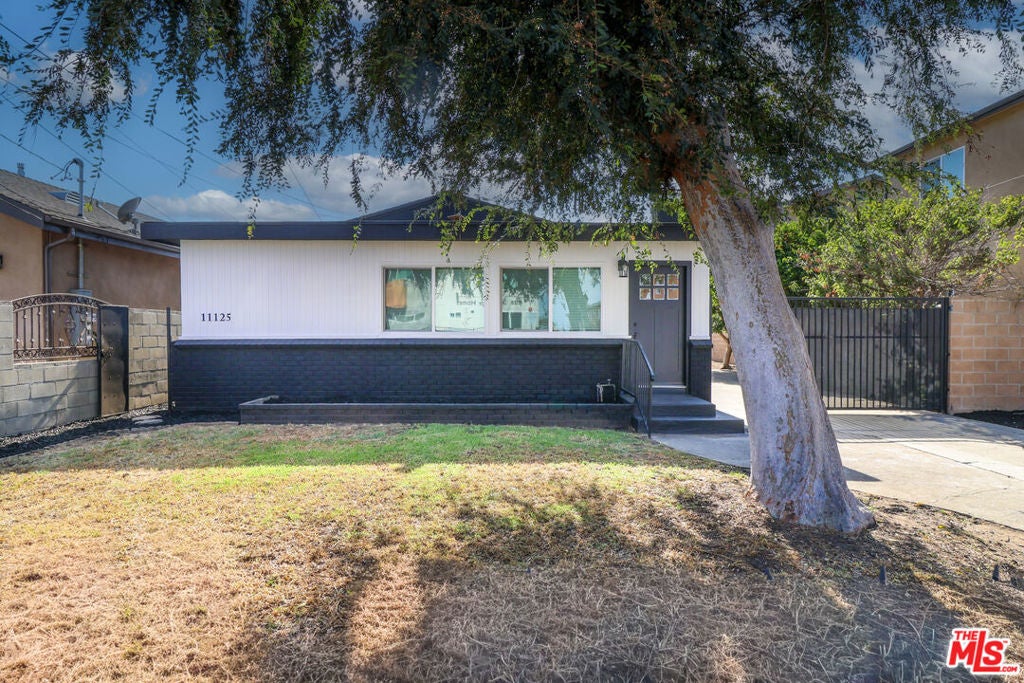 11125 S Osage Avenue