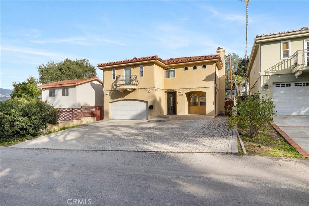 Photo of 10112 Scoville, Sunland, CA 91040 (MLS # SR26006977)