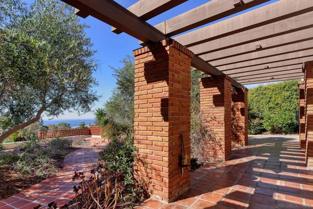 La Jolla, California 92037, United States, 3 Bedrooms Bedrooms, ,3 BathroomsBathrooms,Residential,Active,237081