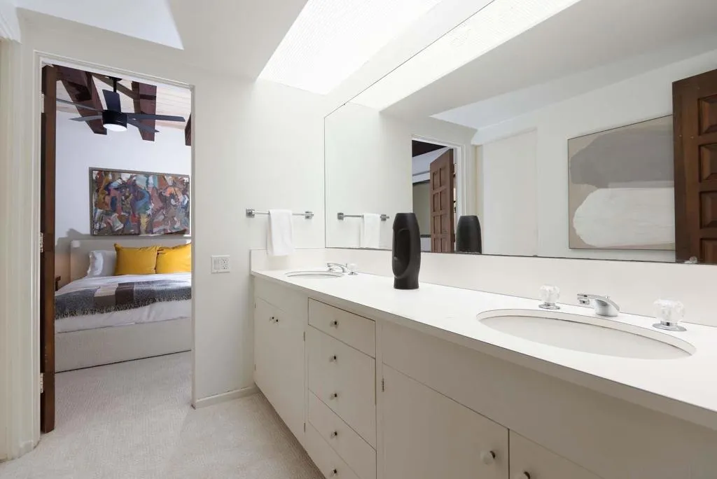 La Jolla, California 92037, United States, 3 Bedrooms Bedrooms, ,3 BathroomsBathrooms,Residential,Active,237081