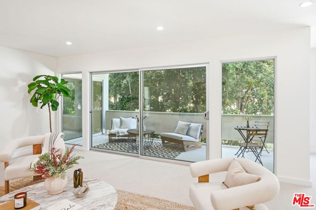 516 San Vicente Boulevard 206, Santa Monica CA 90402