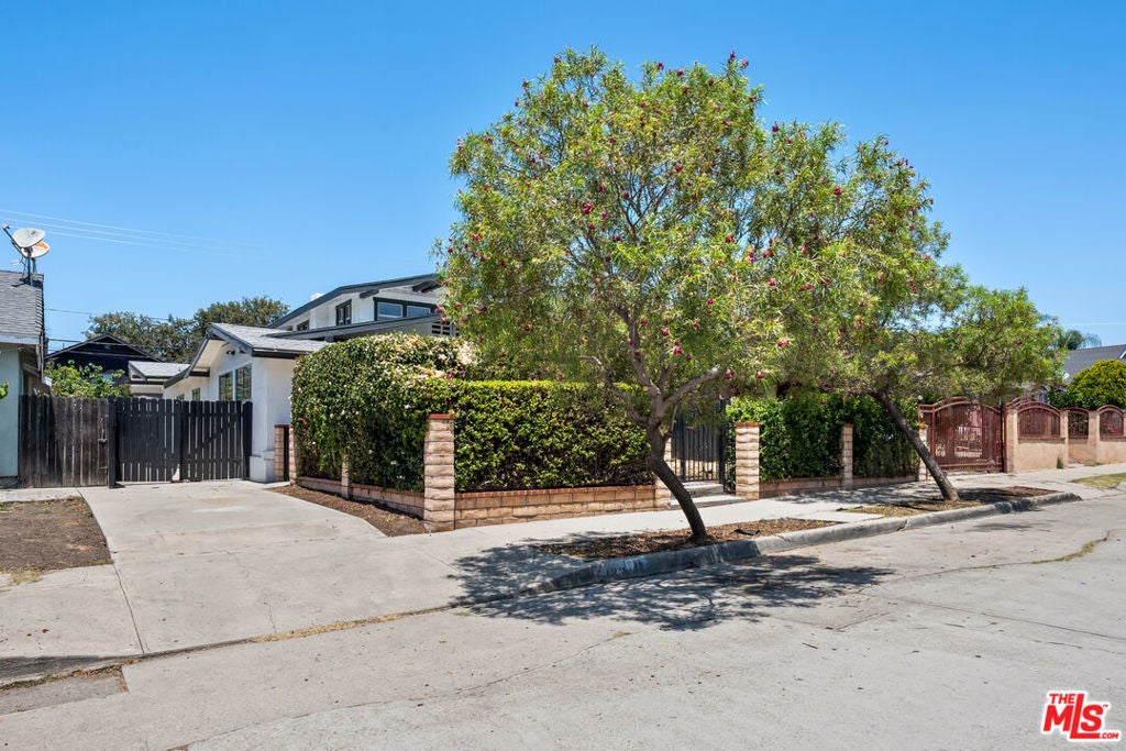 123 N Dillon Street, Los Angeles CA 90026