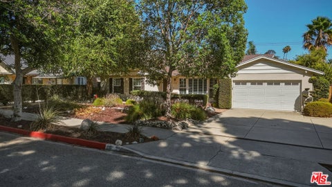 Photo of 110 S Elwood Avenue, Glendora, CA 91741 (MLS # 26986903)