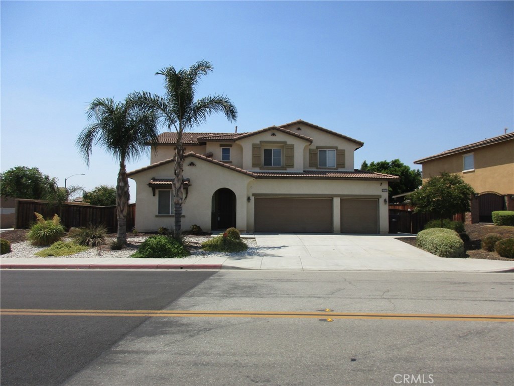 MORENO VALLEY, RANCHO BELAGO, 2 STORY, 5 BDR, 3 BATH, STOVE, MICROWAVE, D/W, FIREPLACE, FAMILY ROOM, LOFT, LAUNDRY ROOM, WALK IN CLOSET, LARGE YARD, SPRINKLERS, 3 CAR GARAGE W/OPENER, 3223 SF, NEW PAINT, NEW KITCHEN FLOOR, NO INDOOR DOGS, GARDENER INCLUDED FOR SIDE HILL ONLY, 1 YEAR LEASE