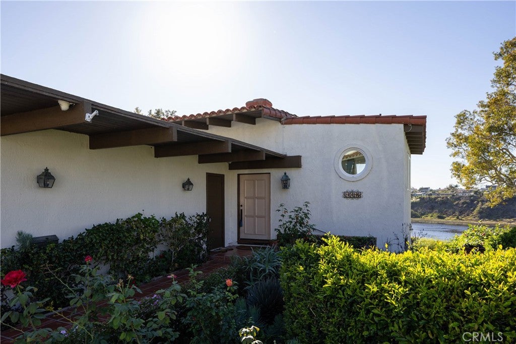 2025 Avenida Chico
