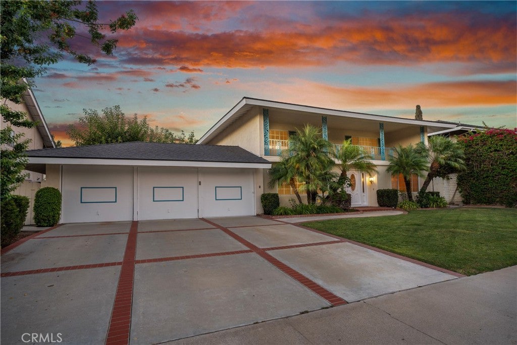 3141 E Palmyra Avenue