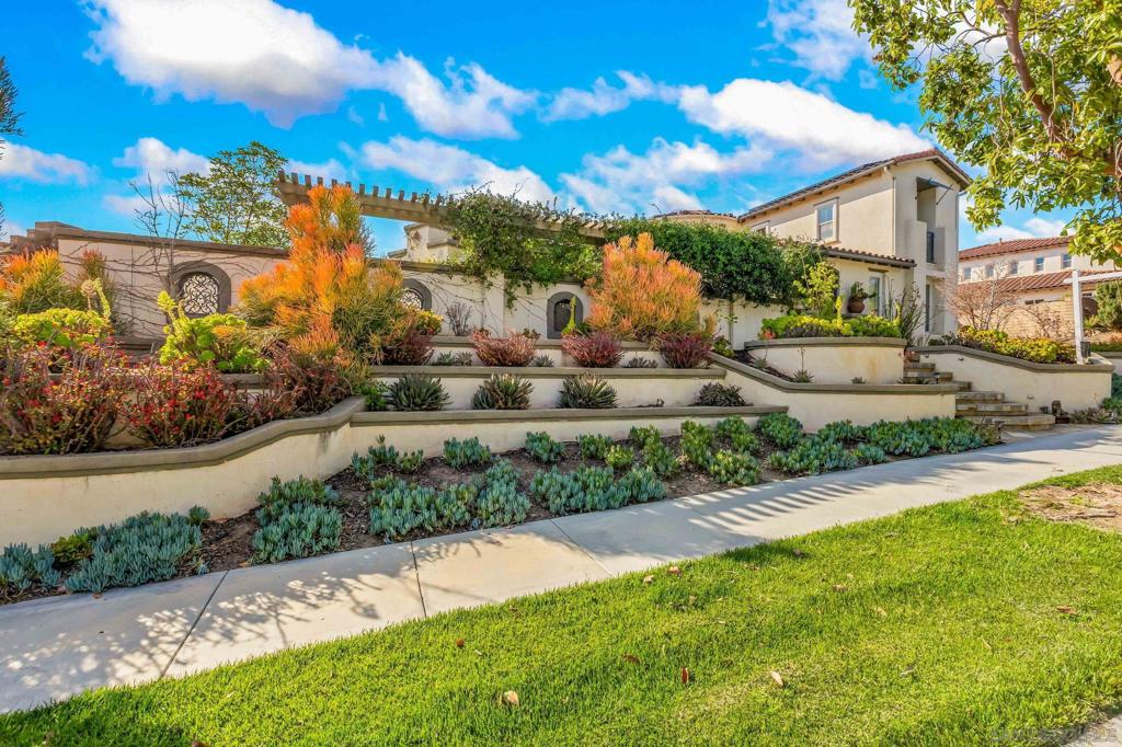 278 Avenida Loretta