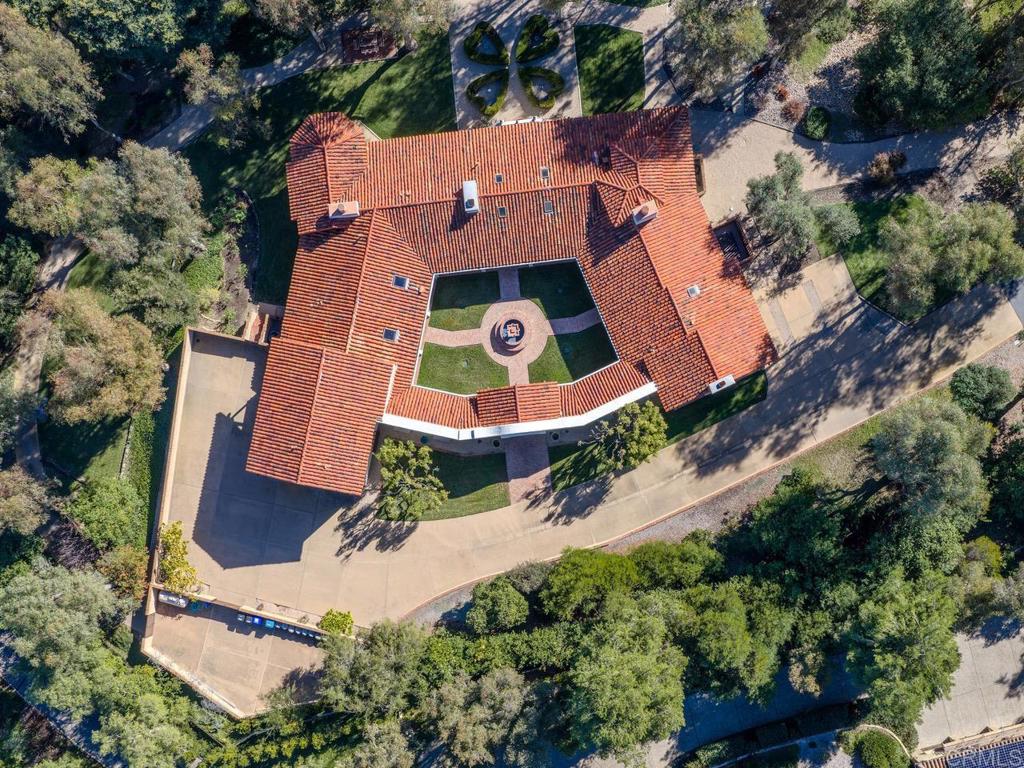 5443 Calzada Del Bosque