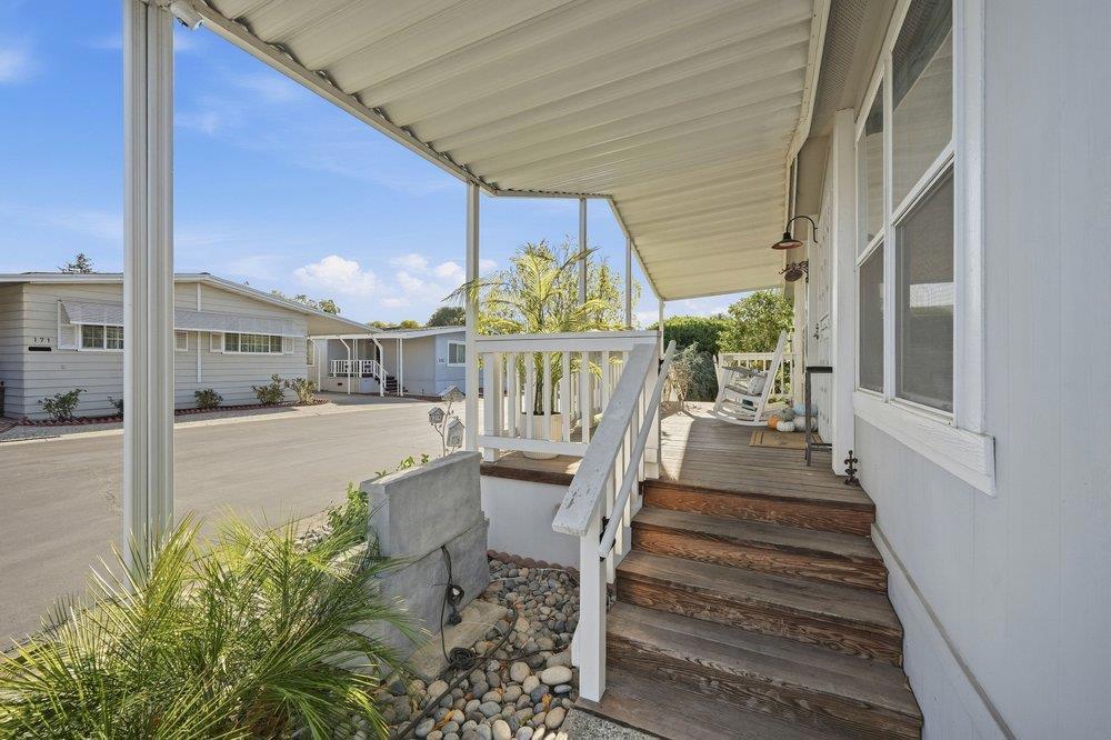 138 Nut Tree 138