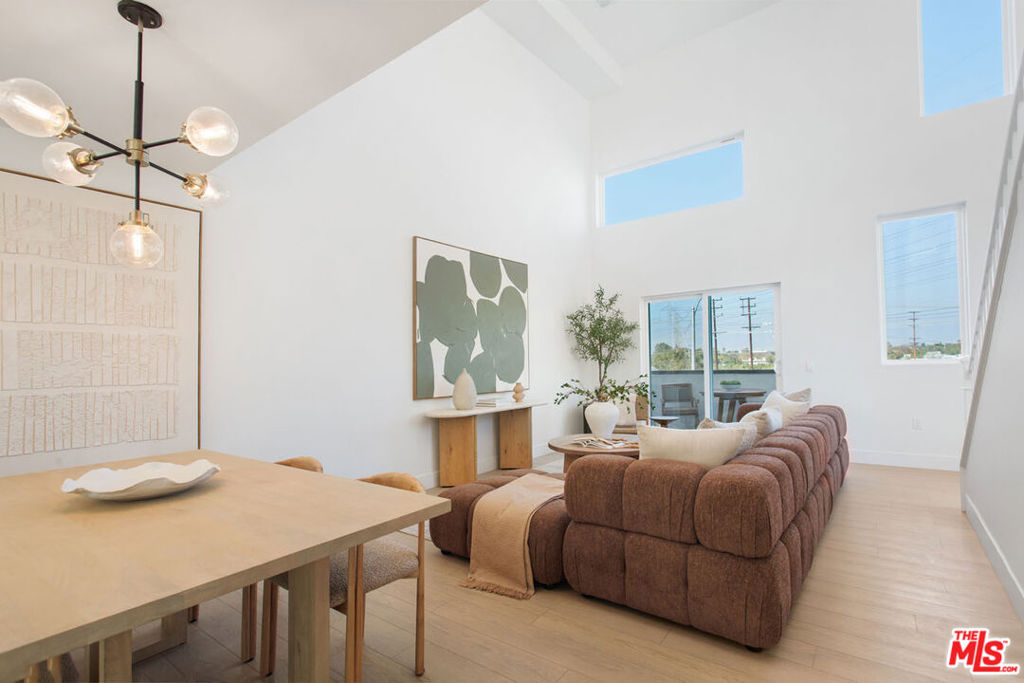 11222 W Victory Boulevard 2