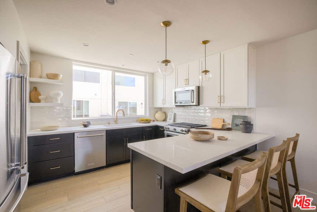 Photo of 11222 W Victory Boulevard #2, North Hollywood, CA 91606 (MLS # 26839865)