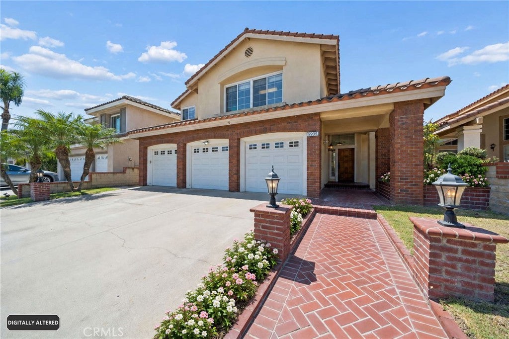9935 Ravenna Way