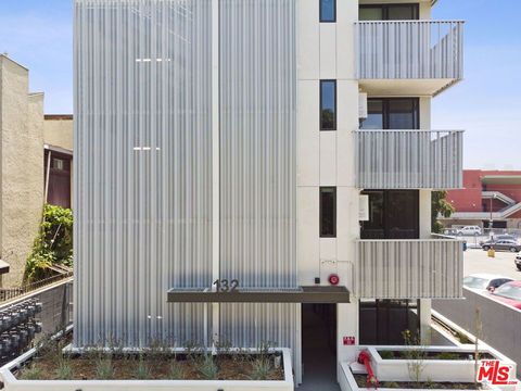 Photo of 132 Rosemont Avenue #101, Los Angeles, CA 90026 (MLS # 26672419)