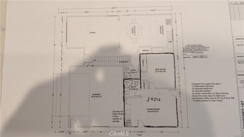 Main image without alt text