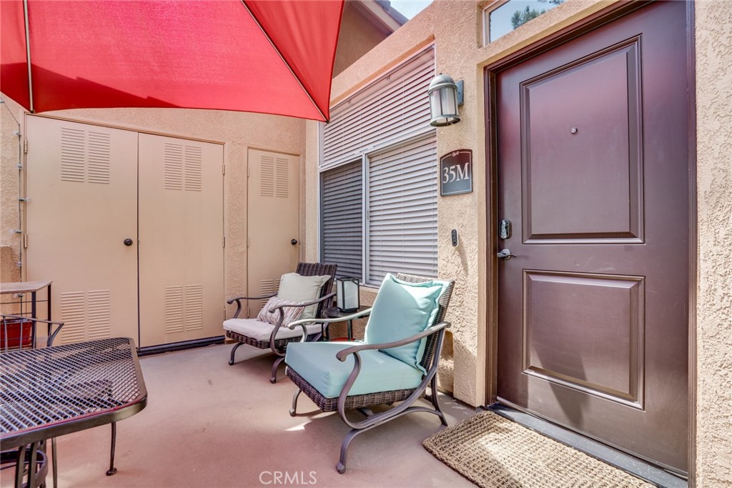 Discover modern comfort and resort-style living in this highly upgraded 2-bedroom, 1-bath condo, ideally located in the sought-after gated community of Tuscany in Foothill Ranch. This light-filled home welcomes you with a private, sun-drenched patio that seamlessly flows into a spacious living room featuring soaring ceilings, with an open-concept gourmet kitchen. The kitchen is designed for both functionality and style, offering quartz countertops, a sleek backsplash, stainless-steel appliances, a charming breakfast nook, and a convenient breakfast bar.
The primary bedroom provides a peaceful retreat with a generous closet, while the bathroom impresses with dual vanities, quartz countertops, floor to ceiling custom title work on walls in the shower, and a beautifully designed walk-in shower. Additional highlights include private in-unit laundry with a full-size washer and dryer tucked neatly in the patio closet, as well as a detached one-car garage.
Community amenities include 2 swimming pools, spa, tennis courts, a clubhouse, exercise room, playground, an outdoor cooking area, Car Wash, Electric Car Charging Station, putting green ETC. Convenient to nearby schools, shopping plazas, restaurants, toll road and major freeways!
Community amenities include two sparkling swimming pools, a relaxing spa, tennis courts, a fully equipped fitness center, clubhouse, playground, outdoor cooking areas, a car wash station, electric vehicle charging stations, and even a putting green.
You’ll also enjoy exclusive access to the nearby Foothill Ranch Olympic-size pool and clubhouse, perfect for both relaxation and entertaining. With close proximity to top-rated schools (all rated 8+), shopping centers, popular dining options, hiking and mountain biking at nearby Whiting Ranch Wilderness Park, the toll road, and major freeways, this home offers the perfect balance of luxury, location, and convenience. Welcome to your new home in Tuscany—where everyday living feels like a vacation.