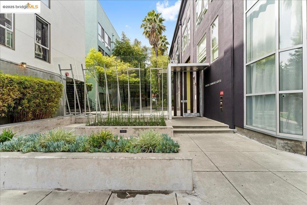 WEST OAK - Residential