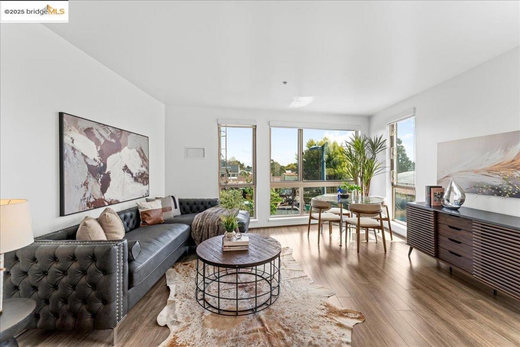 WEST OAK - Residential