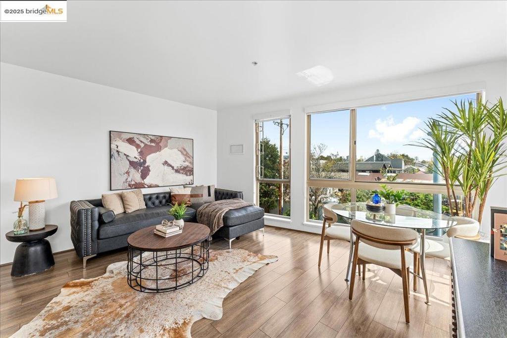 WEST OAK - Residential