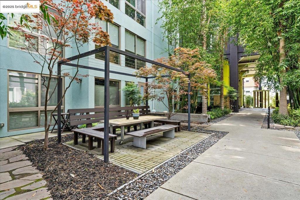 WEST OAK - Residential