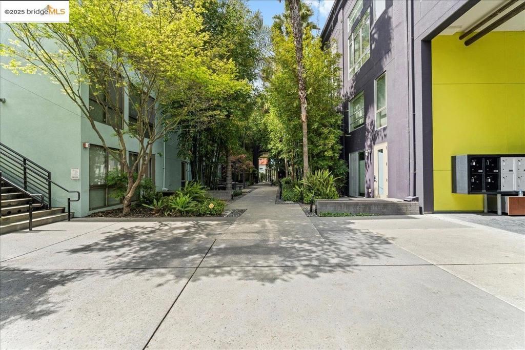 Photo of 1201 Pine St St #365, Oakland, CA 94607 (MLS # 41115163)